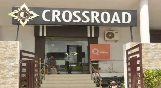 Hotel Crossroad by OYO Rooms