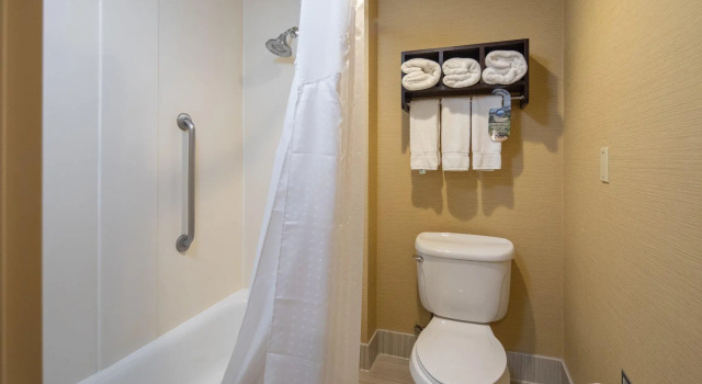 Четырёхместный номер Standard Holiday Inn Express Castro Valley - I-580 by IHG