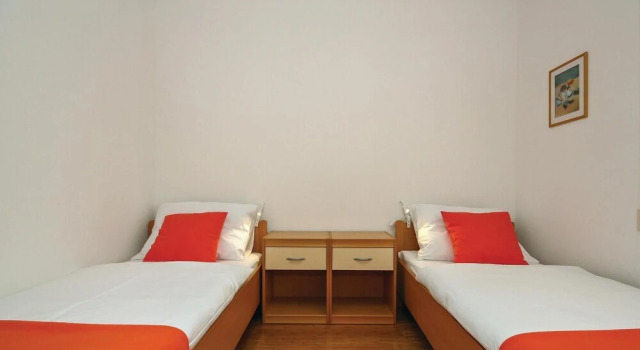 Beach Front Home In Umag, Забронировать Отель Отели Умаг 3 звезды, 3*