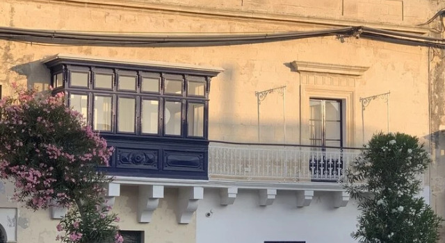 Room in Guest Room - "the 10 Square" - A Townhouse Situated in the Heart of Siggiewi Village Square, Prenota Affittacamere Siggiewi 