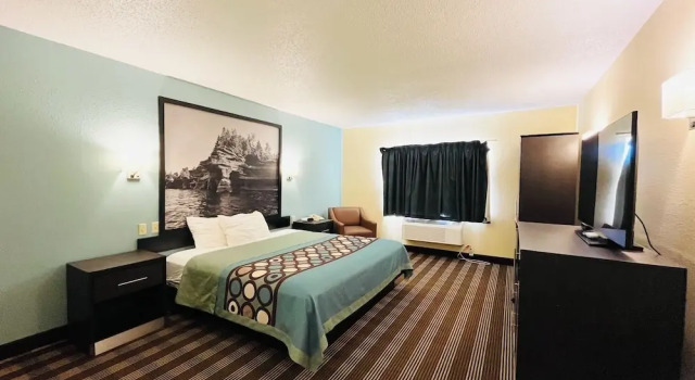 Suite Super 8 Osseo