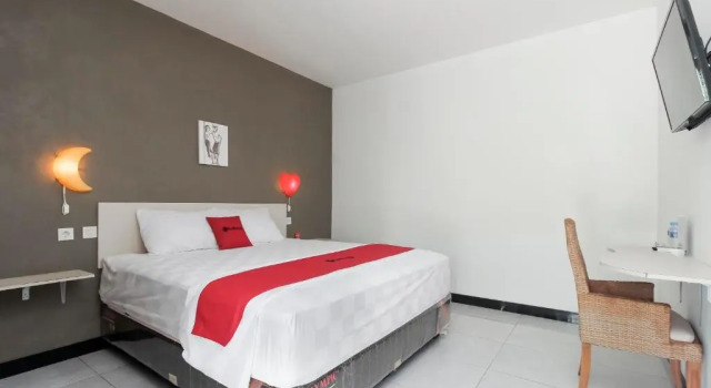 Двухместный номер Economy RedDoorz At Jalan Bukit Keminting