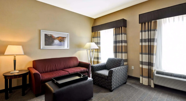 Четырёхместный люкс с 2 комнатами Homewood Suites by Hilton Hartford / Southington CT