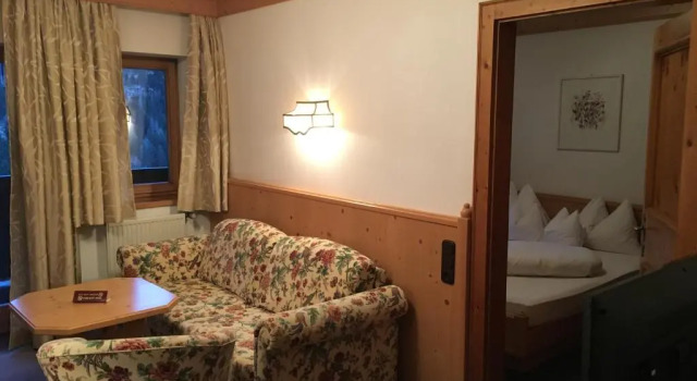 Полулюкс Hotel Karl Schranz
