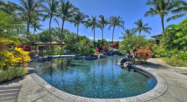 Апартаменты Luxe Maunalani Resort Condo w/ Pool + Beach Access