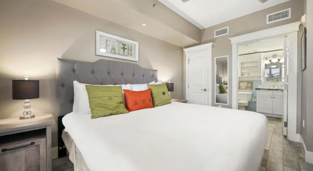 Lasata 3413, Varaa Hotelli Hotellit Emerald Coast uima-altaalla, Uima-allas