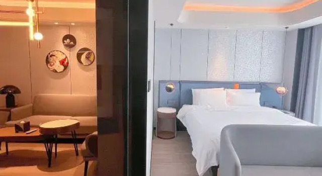 Люкс Yueman Hotel (Lanzhou Zhongchuan Airport Rainbow City)