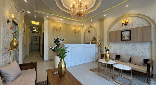 Vaidik Palace - 800 mtr from Prem Mandir