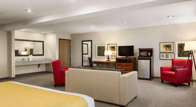 Двухместный люкс Country Inn & Suites by Radisson, Sidney, NE