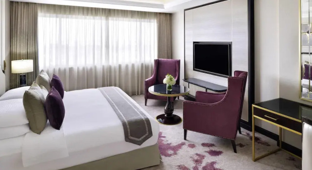 Люкс с балконом Mövenpick Hotel Bahrain