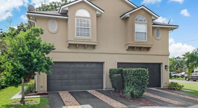 Spacious Townhome, 10 min to the Beach, Dogs OK!, Забронировать Дом для отпуска Джексонвилл-Бич Jacksonville Coast, рядом с Заповедник Крадл-Крик
