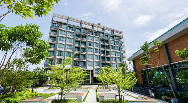 Кровать в общем номере ONPA Hotel & Residence Bangsaen