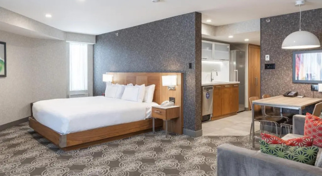 Двухместный полулюкс Ômage Hotel, Montreal Laval, a Tribute Portfolio Hotel