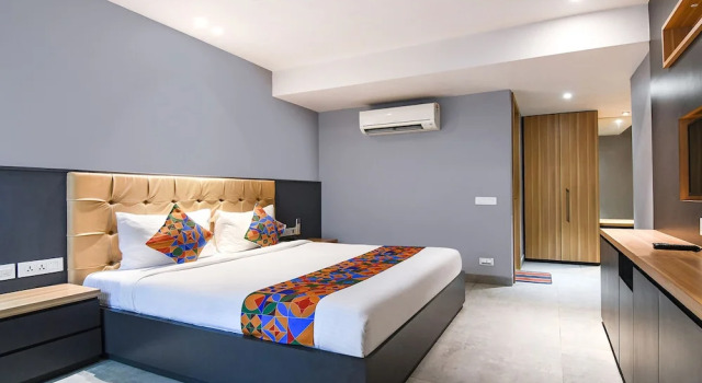 Двухместный люкс Luxury FabHotel Prime The Water View Residency - Nr Bisarjan Ghat