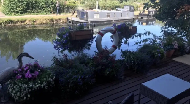 Hertford - Sleeps 2 - 92 Walking Score - Garden