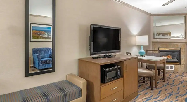 Двухместный люкс Jacuzzi Elizabeth Oceanfront Suites, an Ascend Collection Hotel