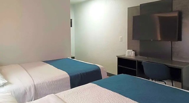 Номер Deluxe Motel 6-Fresno, CA - Blackstone North