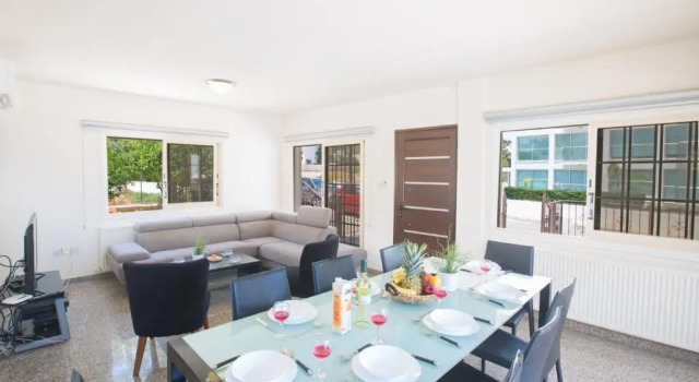 Vila 4 pokoje Protaras Delfini Villas
