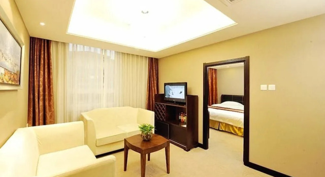 Wanjia Lakefront Hotel Changchun, Rezerwuj Hotel Hotele 4-gwiazdkowe w Jilin, 4*