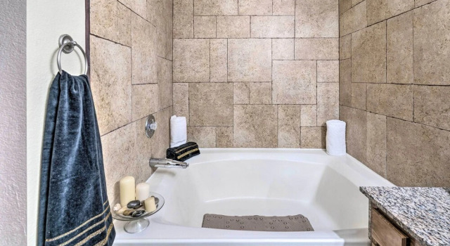 Апартаменты с 2 комнатами Seasonal Pool & Spa: Las Vegas Pad, 11 Mi to Strip