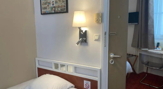Одноместный номер Standard Logis Hôtel Restaurant LE MONARQUE 30 Parking Vélos Sécurisé