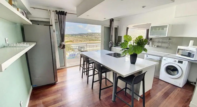 Апартаменты Casa Dina, beautiful sea view 10 min walk from the beach