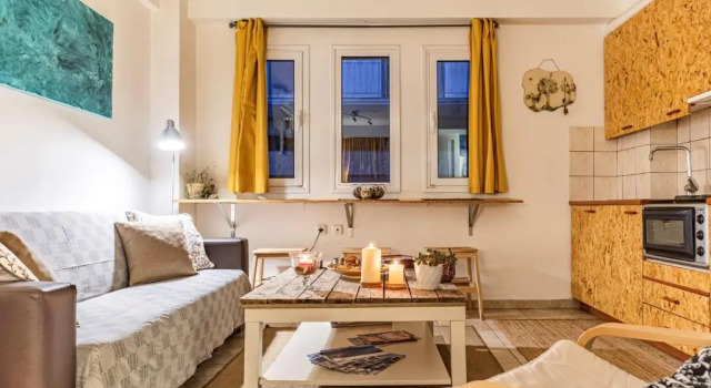 Студия Downtown Yellow Studio - Central Secret Nest