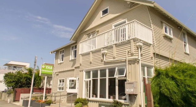 Кровать в общем номере Haka House Christchurch