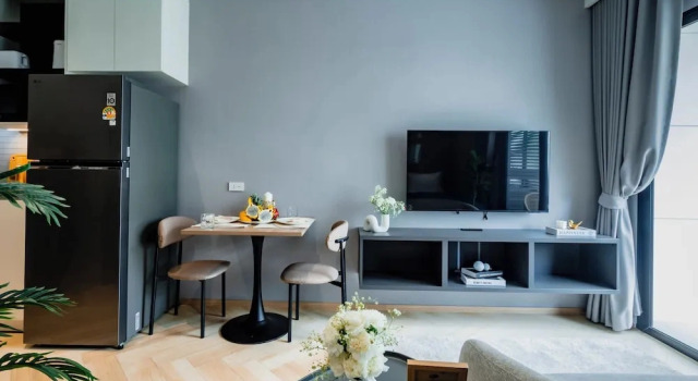 Charming balcony studio in Title Legend