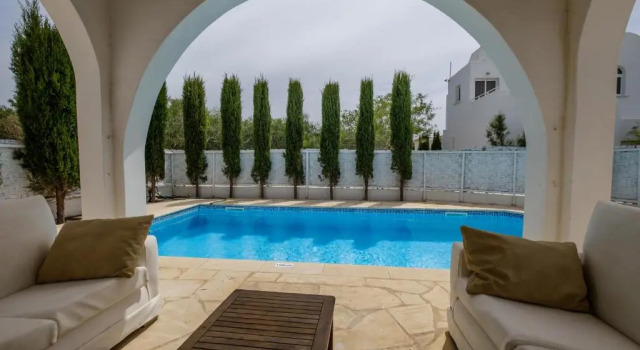 Вилла с 3 комнатами Thalassines Villas