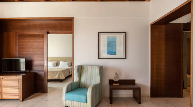 Люкс с видом на море Apostolata Island Resort & Spa