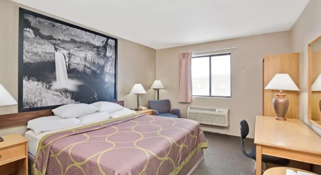 Номер Deluxe Super 8 by Wyndham Spokane/West