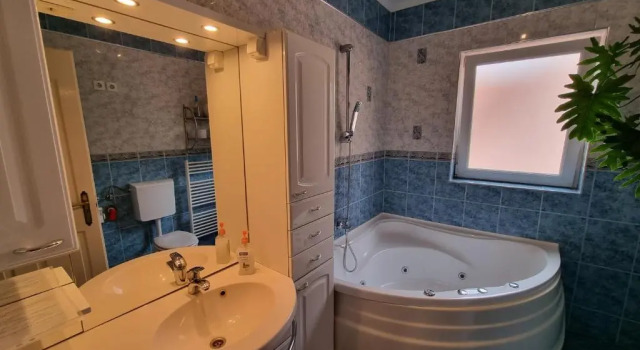 Семейный люкс Liget Nyaralóház és Apartman Liget