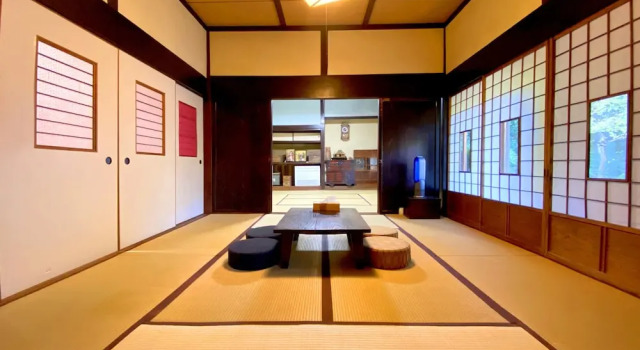 Kominka Sakuraya, Boek Hotel Hotels in Tokai met parkeren, Parkeren