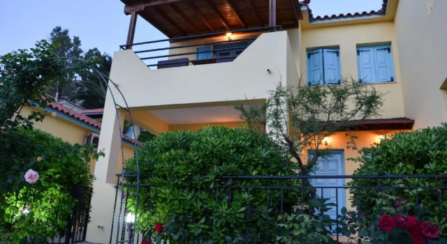 Hotel Dina - Ξενοδοχείο Ντινα, Забронировать Отель Мирина Лимнос