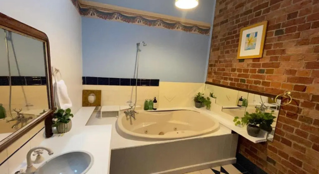 The Mayfair, 4 -bed rooms accommodation Daylesford