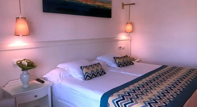 Номер Standard с частичным видом на море Отель Gran Fornells Thalasso and Spa