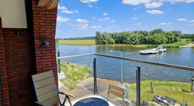 Апартаменты Deluxe Het Maashotel
