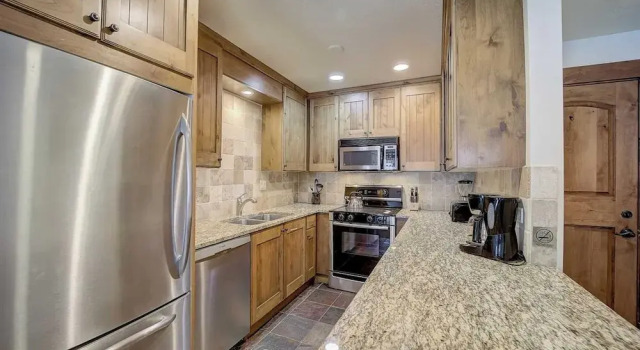 Resort Plaza #5012 by Avantstay Located in Park City Mountain Resort w/ Mountain Views, Забронировать Курортный отель Отели Парк-Сити 3 звезды, рядом с Park City Parking, 3*