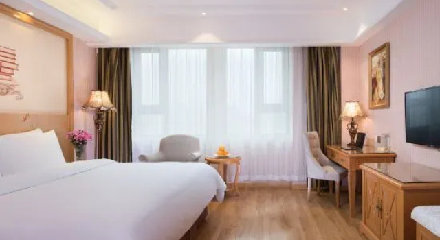 Люкс Superior Vienna Hotel Inner Mongolia Hohhot Railway Station Gongzhufu Metro Station