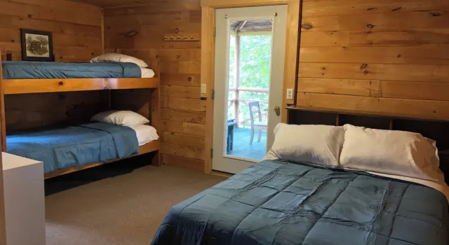 Номер Standard c 1 комнатой с видом на реку Kennebec Riverside Cabins