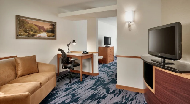 Люкс Fairfield Inn & Suites by Marriott Tallahassee Central