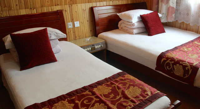 Dongfang Hotel - Zhouzhuang, Book Hotel Hoteller i Suzhou med parkering, Parkering
