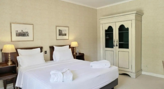 Двухместный номер Standard Le Manoir de Gressy
