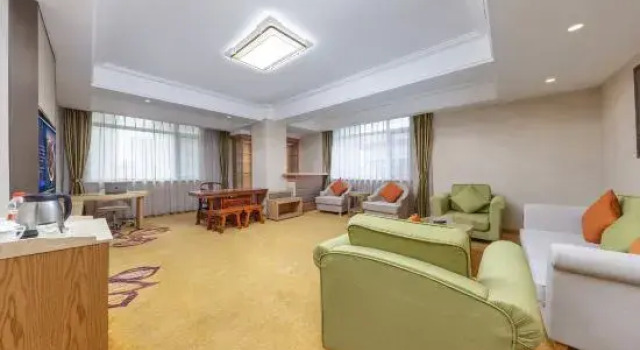 Люкс Business Vienna International Hotel Dalian municipal government