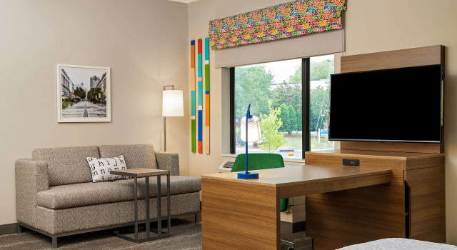Hampton Inn & Suites Raleigh Midtown