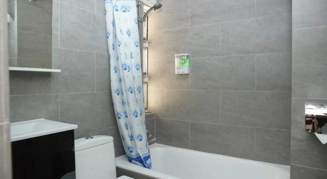Трёхместный семейный номер Standard ALOHAS Hostel