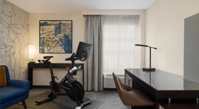 Двухместный номер Standard DoubleTree by Hilton McLean Tysons