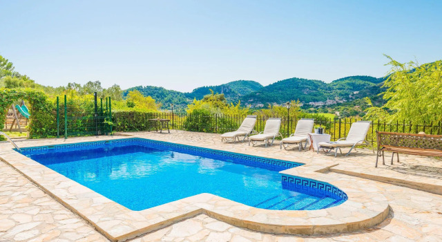 Son Duri, Book Hotel  