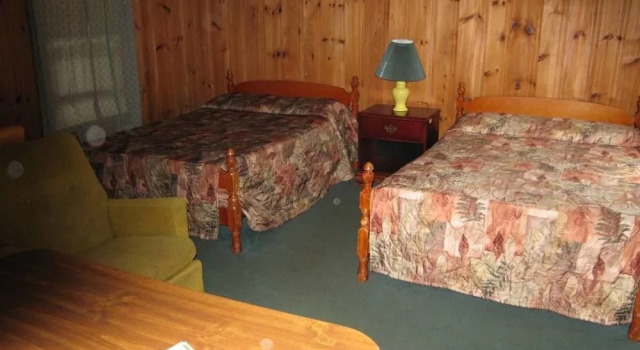Evergreen Motor Court, Varaa Hotelli Hotellit New England uima-altaalla, Uima-allas